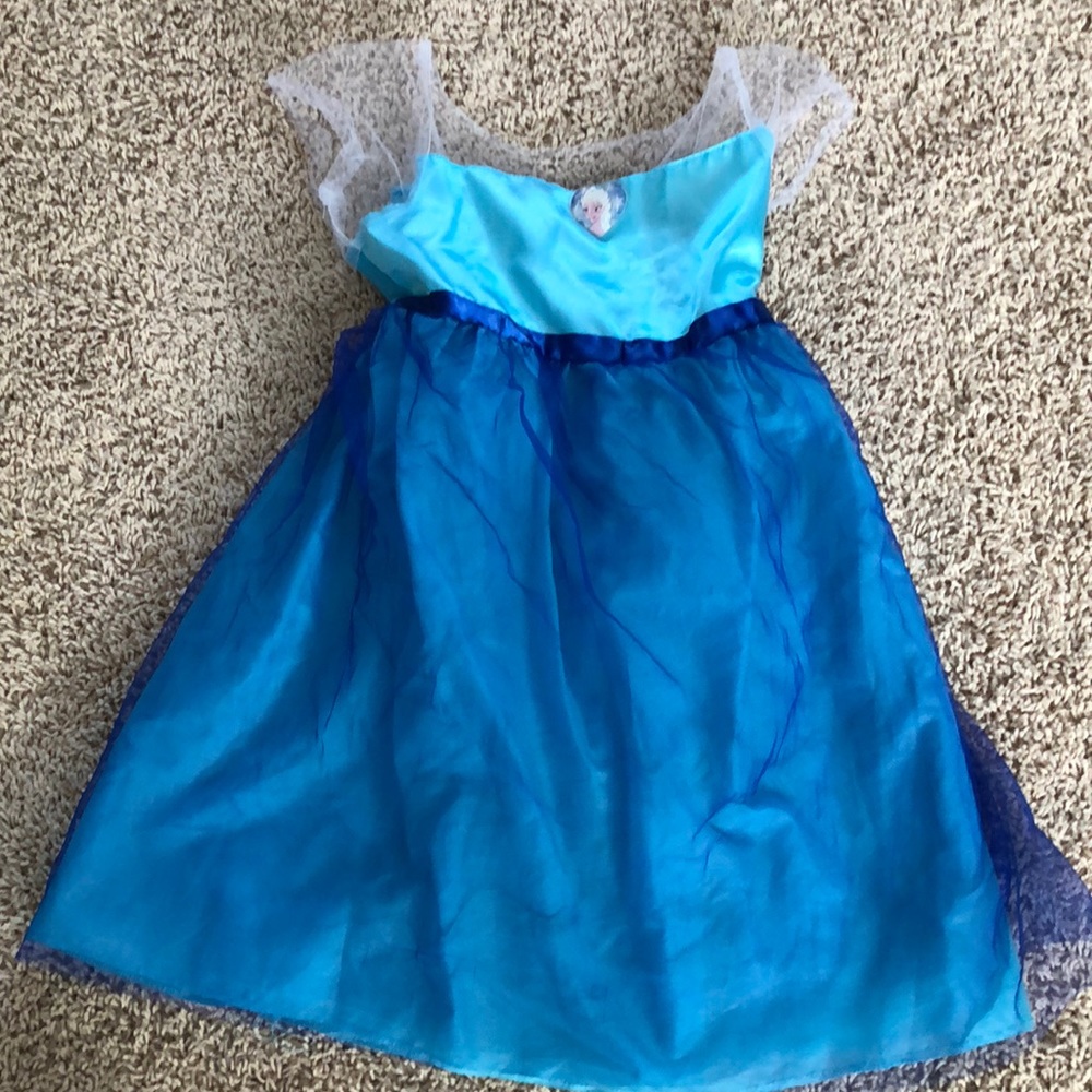 Play costume Elsa Dress - great condition